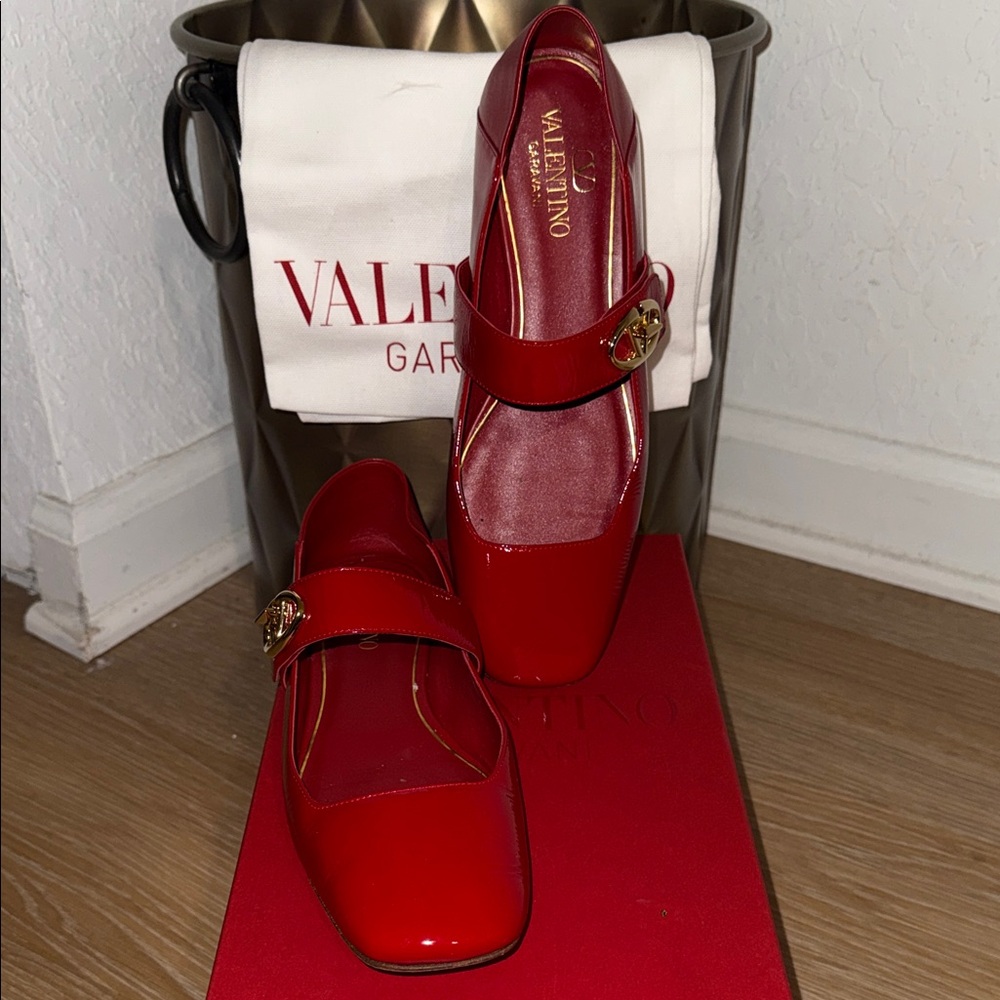 Authentic Valentino Garavani VLogo Locker Mary-Jane ballerina shoes